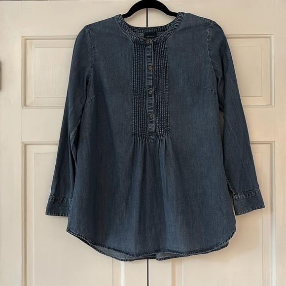 J. Jill Denim Pleated Blouse Size Small Blue Chambray Pintuck Button Down Blouse - Picture 3 of 10